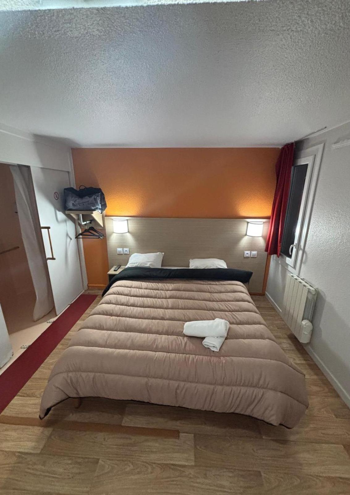 Classic Hotel - Fontenay-Trésigny Esterno foto